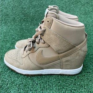 Nike High Top in Desert Tan